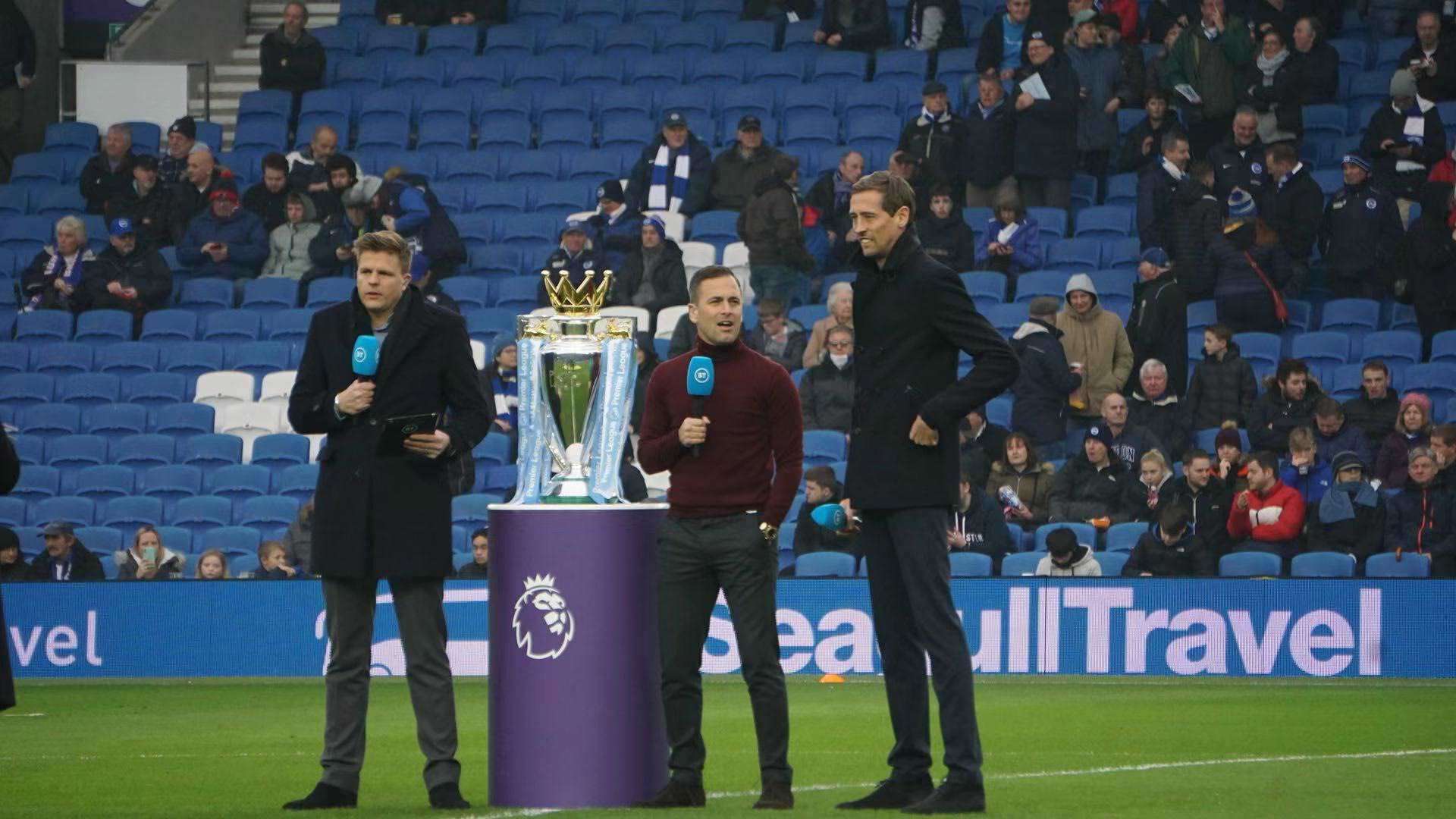 足球员并致 足球员并致